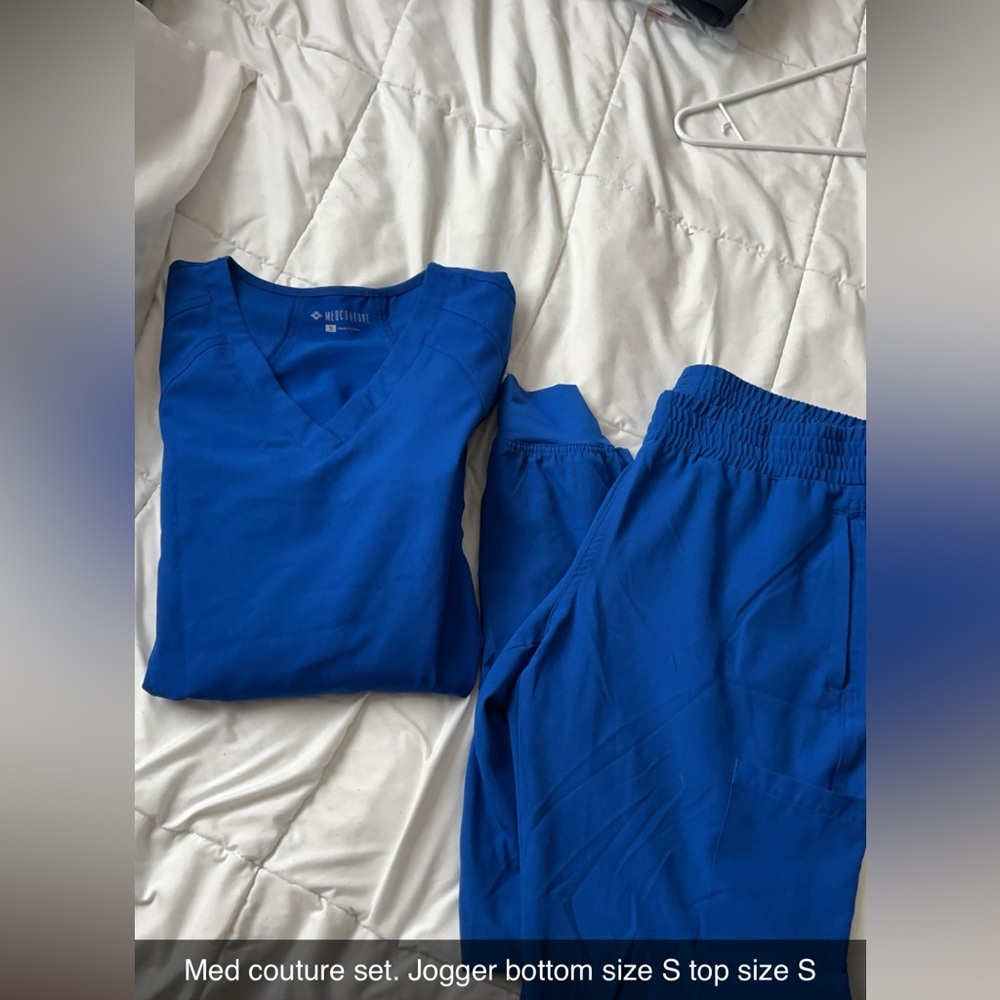 Scrub set